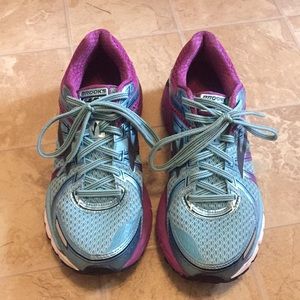 Brooks GRS 17 running shoes sz 9